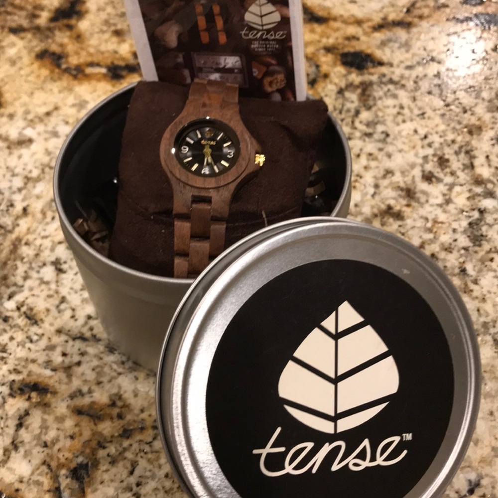 Women’s brand new wood watch